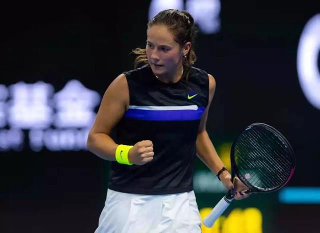 但他以全能 但他以全能