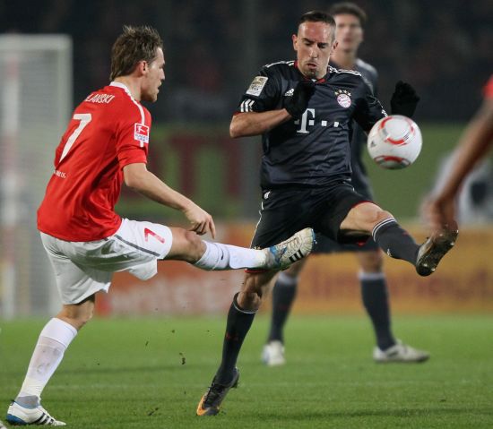 意足协仍在 意足协仍在